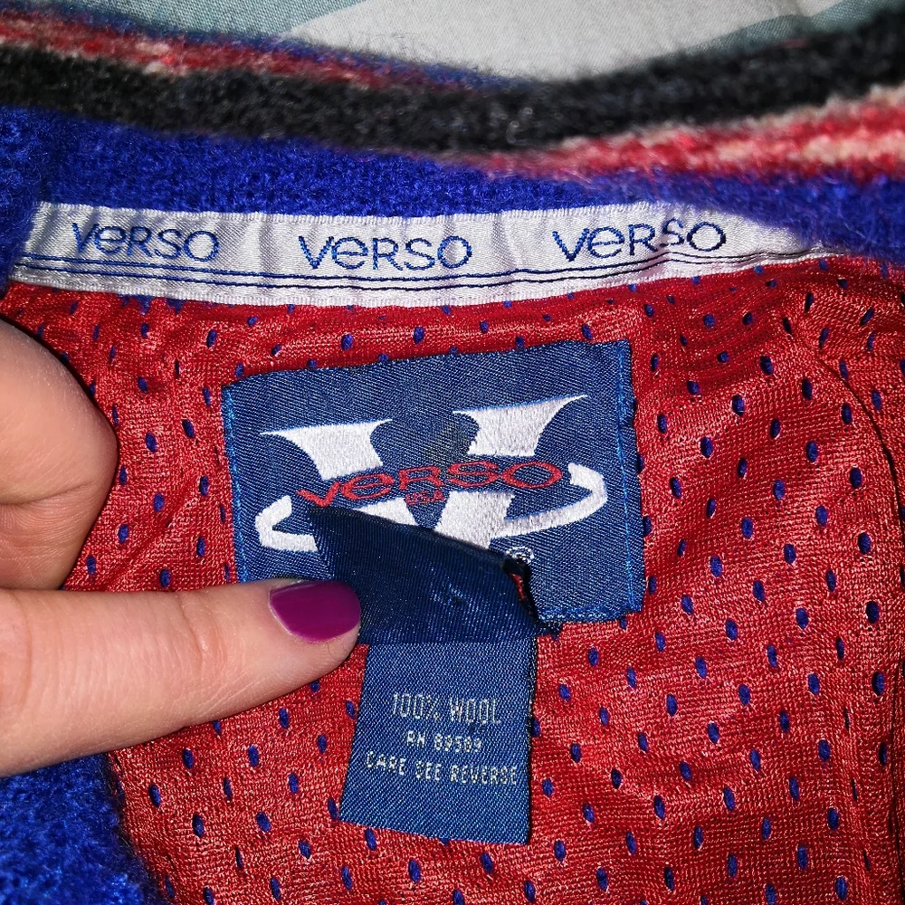 Sweater - Picture 4 of 4